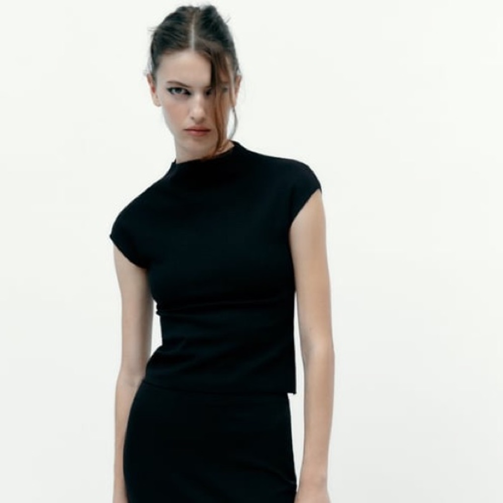ZARA Stretch Knit Top Size Small, Brand New